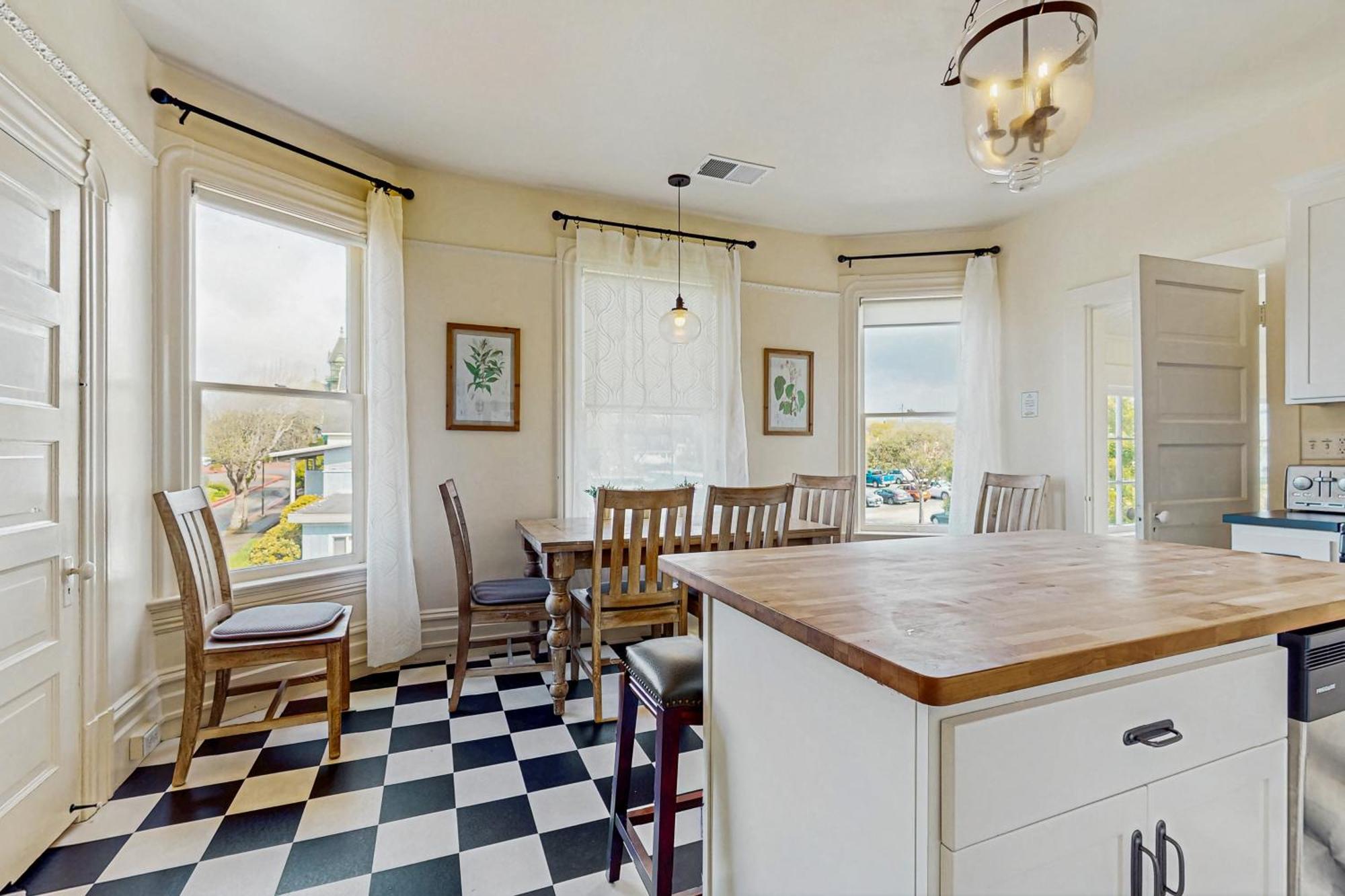 Lilac Victorian Downstairs Eureka Δωμάτιο φωτογραφία